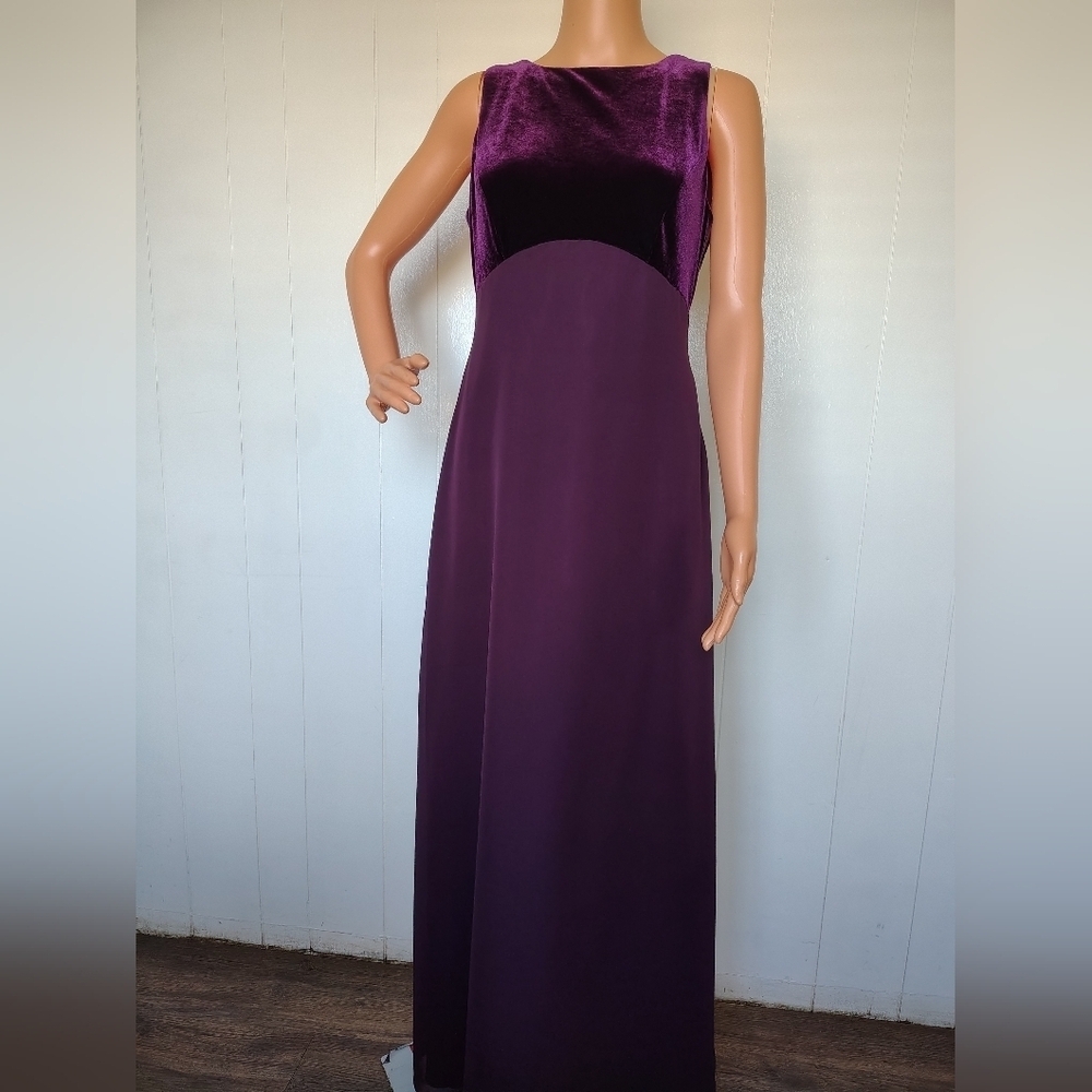 Arianna By Teresa Page Elegant Purple Sleeveless Dress Size 8